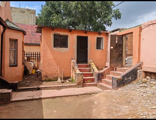 16 BEDROOM HOUSE FOR SALE IN BELLEVUE EAST